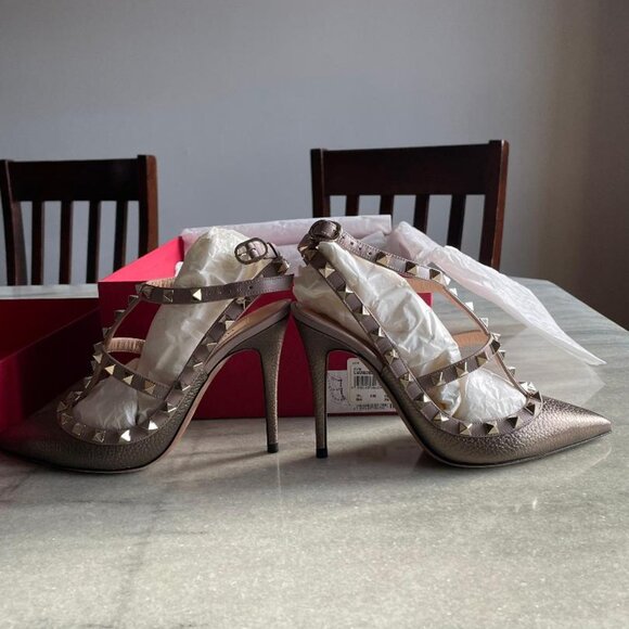 Valentino Garavani Rockstud Cage Leather Pumps with Studs **BRAND NEW** - Picture 7 of 9